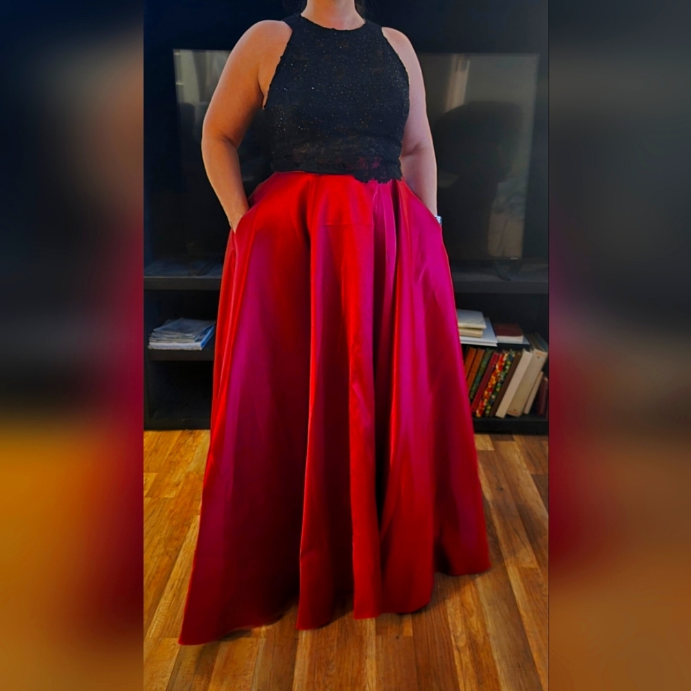 Size 14: EUC Camille la vie Prom Dress
